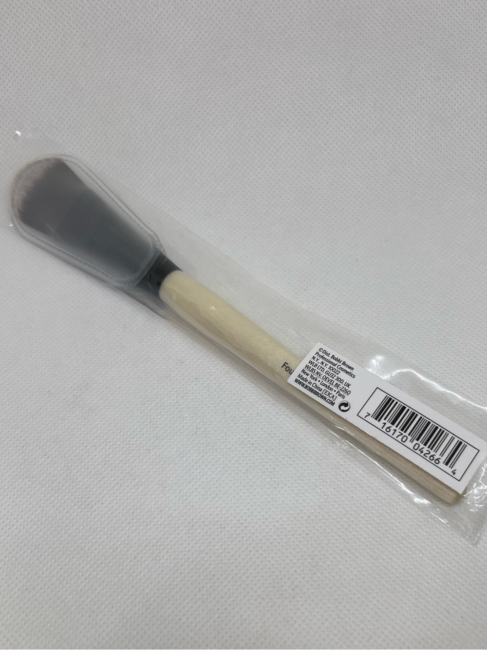 New Bobbi Brown Foundation Brush - Picture 3 of 3
